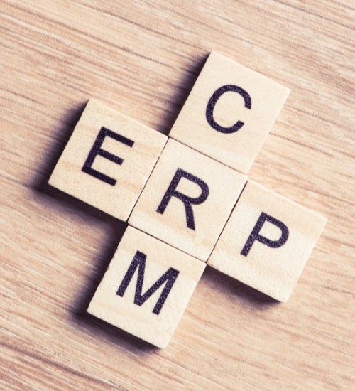 Jaka jest różnica między systemem ERP a CRM?