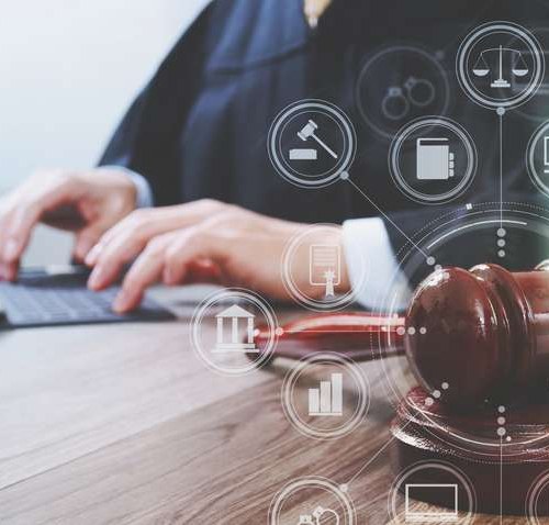 Elektroniczny arbitraż Ultima Ratio wydał pierwsze wyroki - średnio po 11 dniach od wniesienia pozwu Firmy mogą zaoszczędzić nawet kilka milionów złotych rocznie na prowadzenie spraw on-line