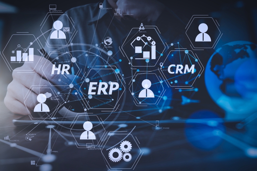 Czym różni się system ERP od CRM?